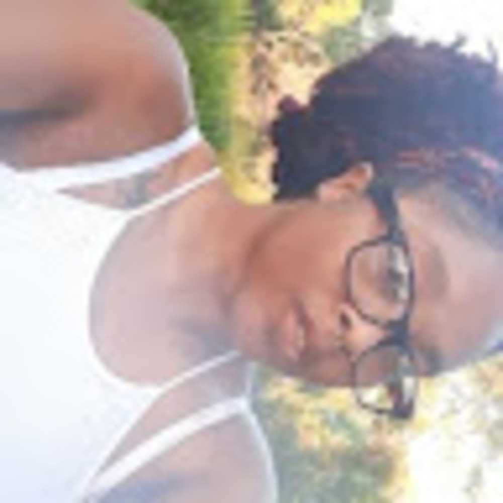 Meet your Posher, Glo